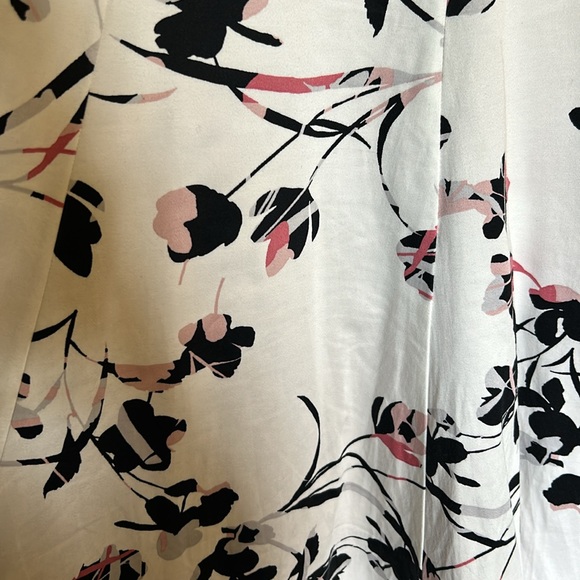 White floral dress - Picture 4 of 4